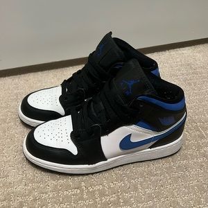Air Jordan 1 mid